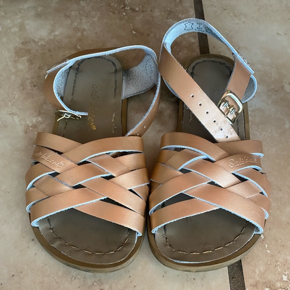 Salt Water Sandals - Little Kid Size 1 - Picture 2 of 11